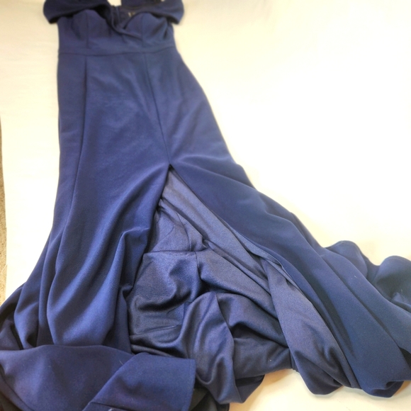 Aqua Bloomingdales Size 0 Off Shoulder Gown Dress - Picture 4 of 15